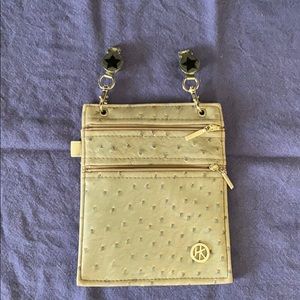 Handsfree purse - clips to your waistband